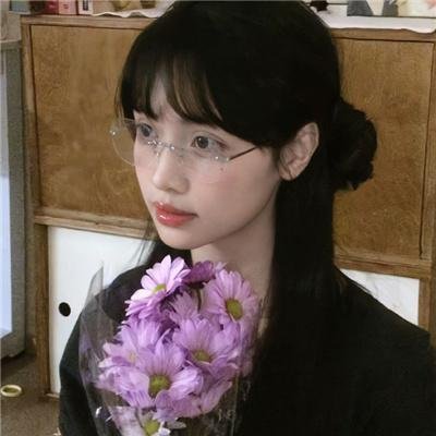 后备箱里的女孩